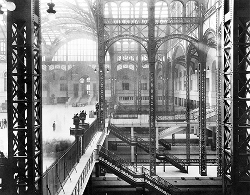 000The vast train shed and main waiting room of the old Penn Station, circa 1910.Credit...McKim, Mead & White.jpg