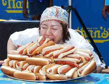 Takeru-Hot-Dog-Champion.jpg